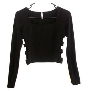 Black long sleeve crop top